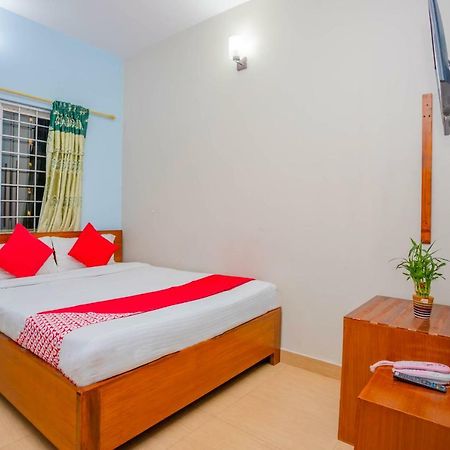Oyo 575 Api Suites Pokhara Zewnętrze zdjęcie