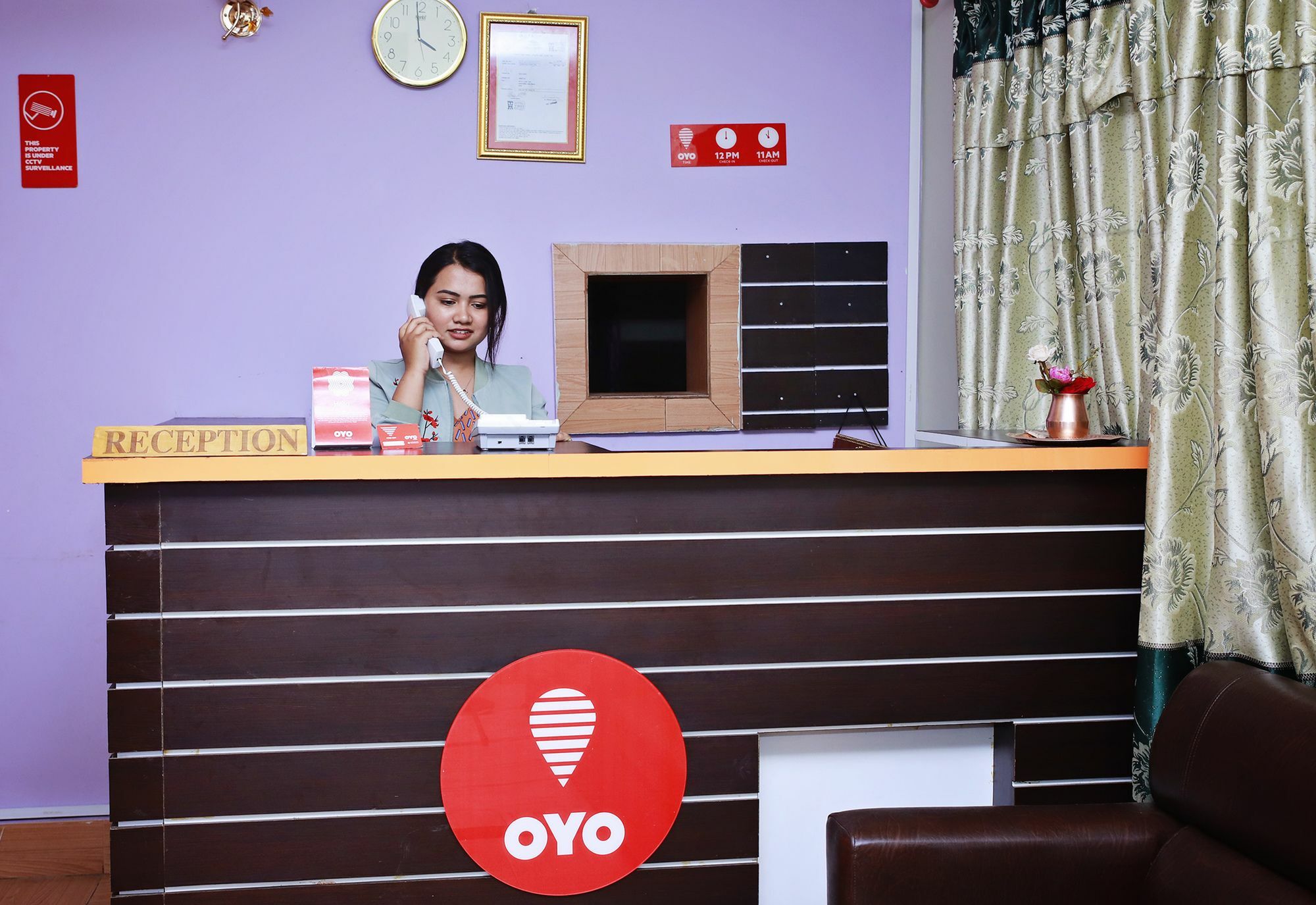 Oyo 575 Api Suites Pokhara Zewnętrze zdjęcie