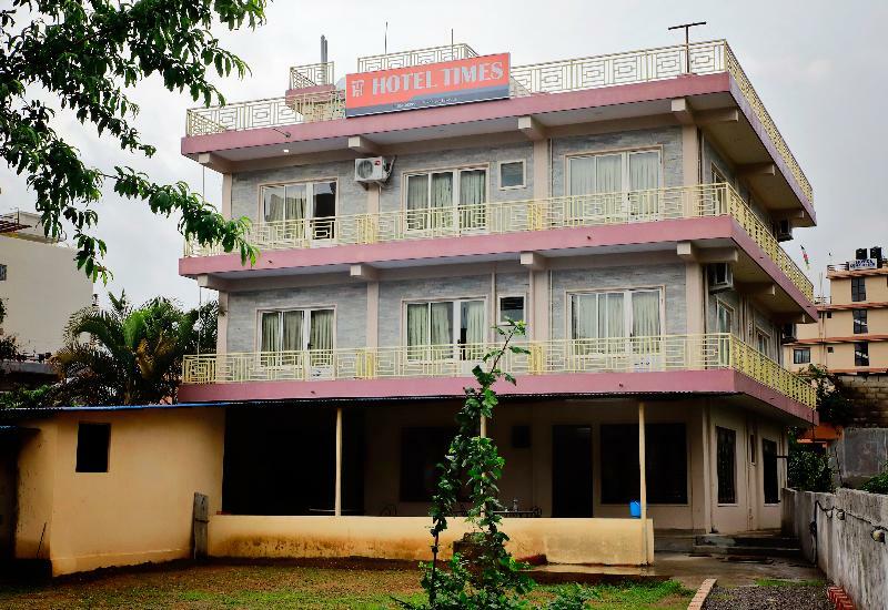 Oyo 575 Api Suites Pokhara Zewnętrze zdjęcie