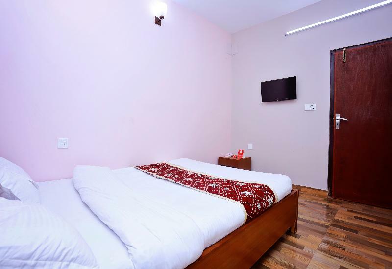 Oyo 575 Api Suites Pokhara Zewnętrze zdjęcie
