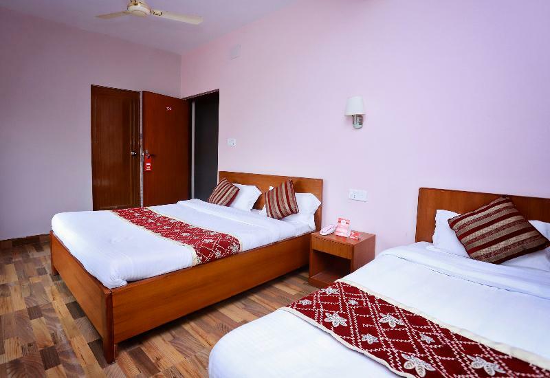 Oyo 575 Api Suites Pokhara Zewnętrze zdjęcie