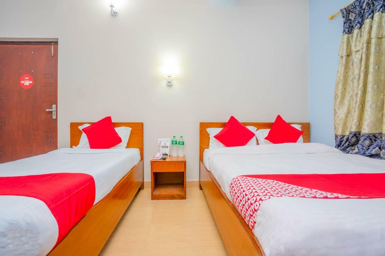 Oyo 575 Api Suites Pokhara Zewnętrze zdjęcie