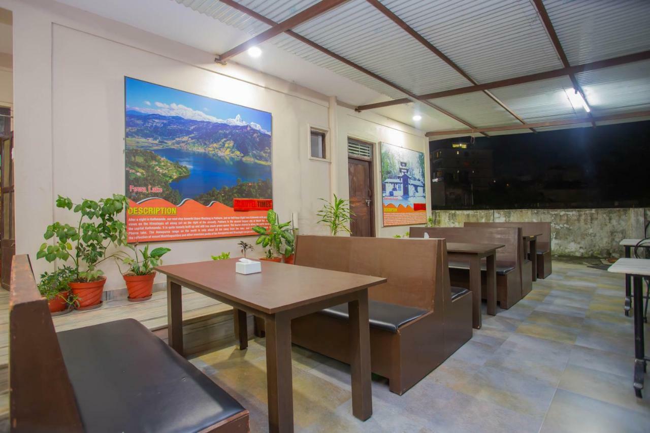 Oyo 575 Api Suites Pokhara Zewnętrze zdjęcie