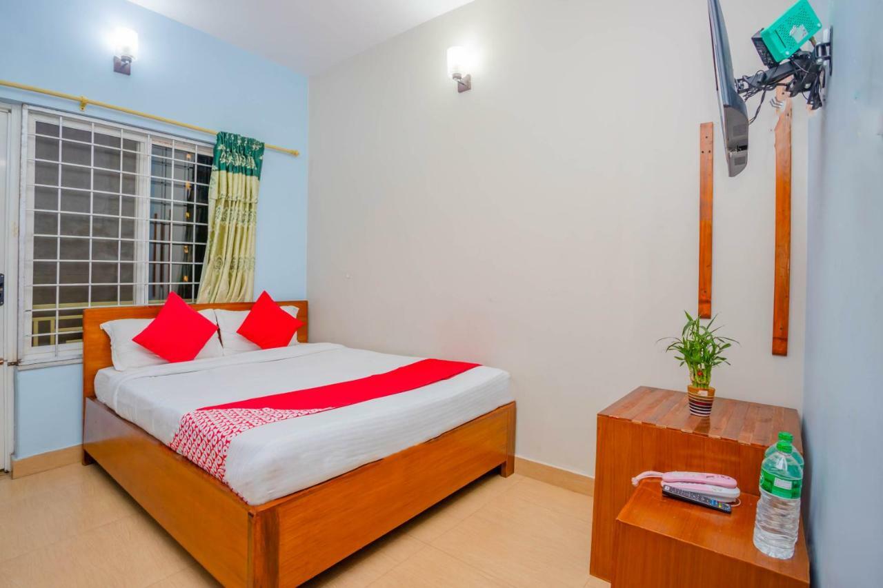 Oyo 575 Api Suites Pokhara Zewnętrze zdjęcie