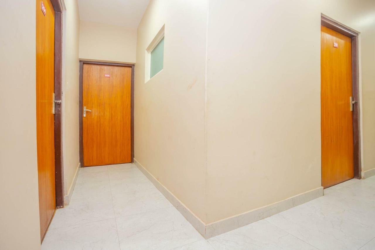 Oyo 575 Api Suites Pokhara Zewnętrze zdjęcie