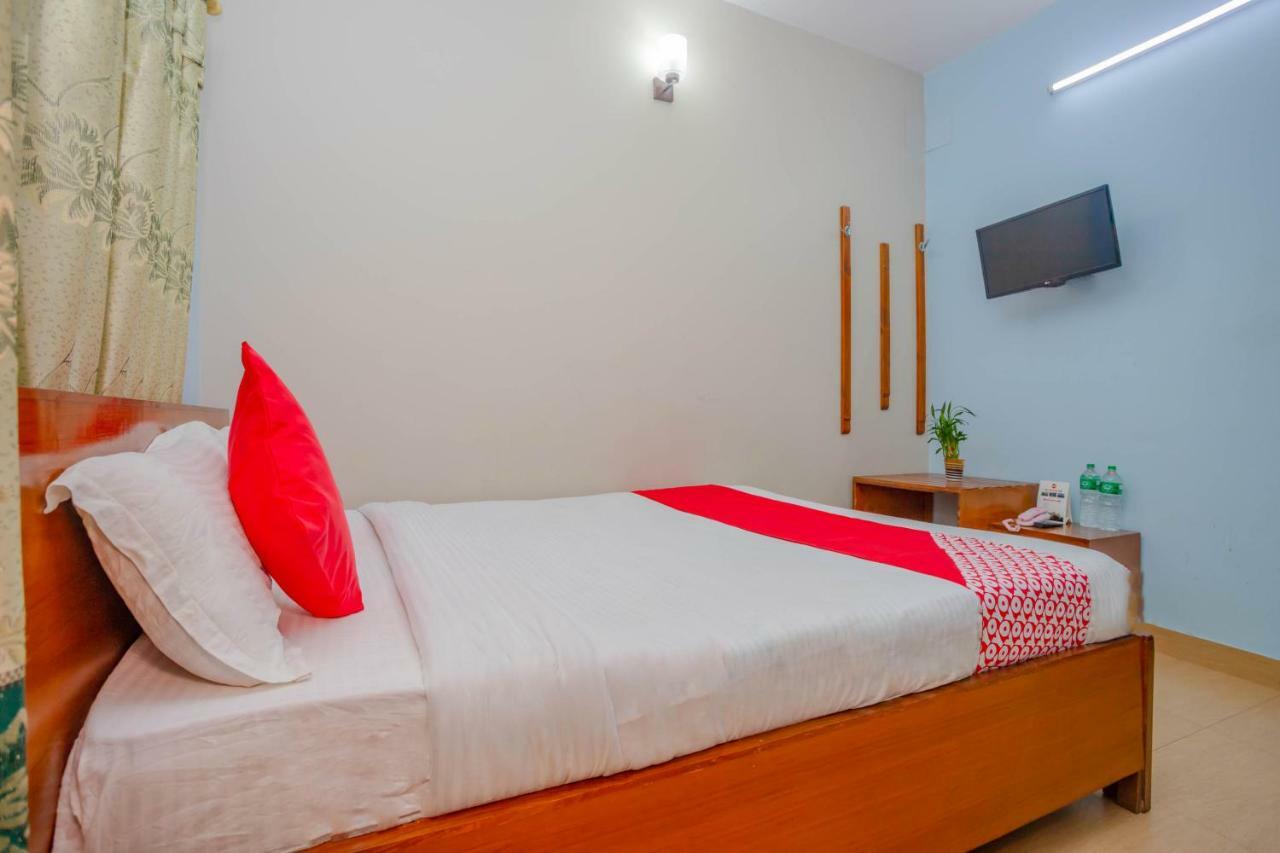 Oyo 575 Api Suites Pokhara Zewnętrze zdjęcie
