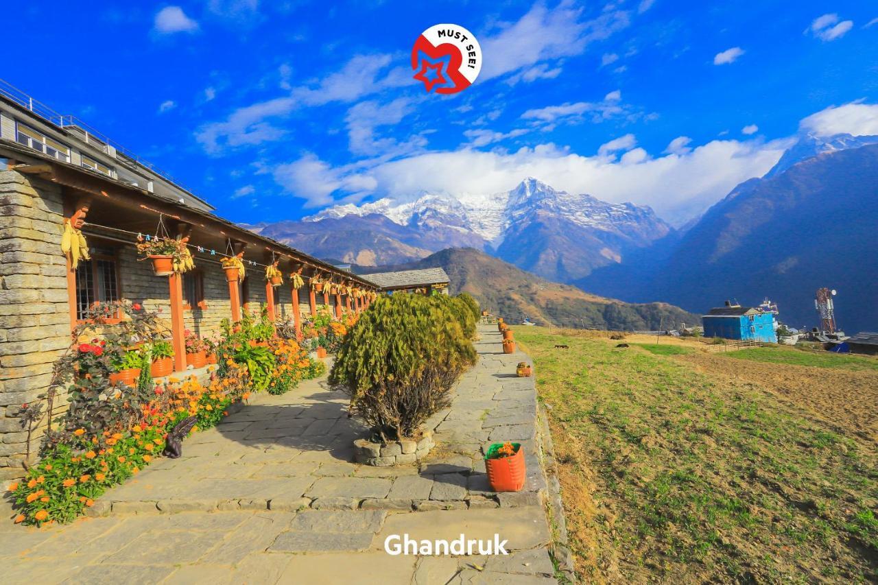 Oyo 575 Api Suites Pokhara Zewnętrze zdjęcie
